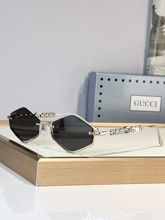 Picture of Gucci Sunglasses _SKUfw80238864fw